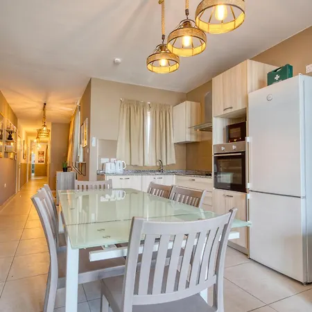 Spacious, Fully Equipped 4br In Pieta With Wifi & Ac By 360 Estates *