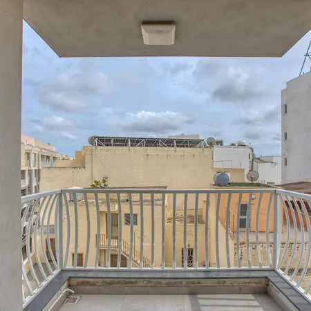 Spacious, Fully Equipped 4br In Pieta With Wifi & Ac By 360 Estates Apartment
