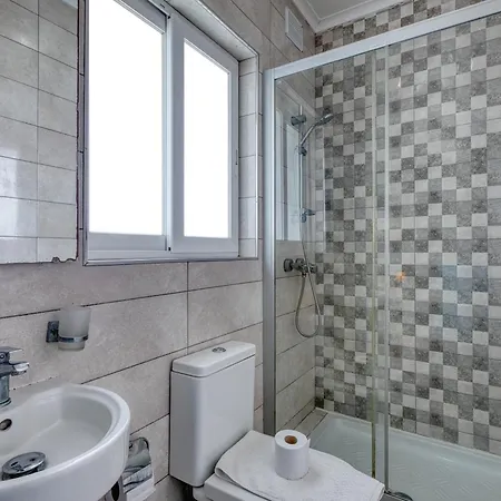 Apartment Spacious, Fully Equipped 4br In Pieta With Wifi & Ac By 360 Estates *