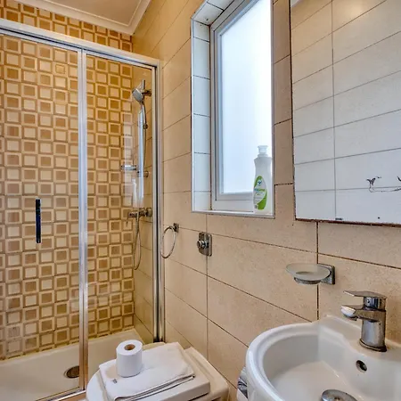 Appartamento Spacious, Fully Equipped 4br In Pietà With Wifi&ac By 360 Estates Tal Guardamangia