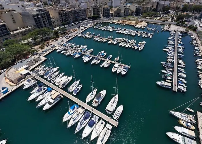 Spacious, Fully Equipped 4br In Pieta With Wifi & Ac By 360 Estates *