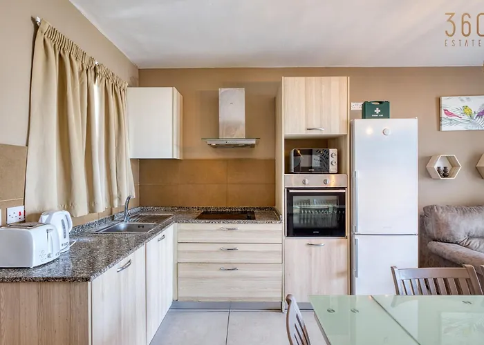 Spacious, Fully Equipped 4br In Pieta With Wifi & Ac By 360 Estates 아파트