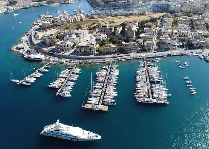 Spacious, Fully Equipped 4br In Pieta With Wifi & Ac By 360 Estates Tal Guardamangia