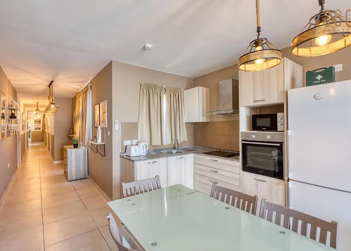 Spacious, Fully Equipped 4br In Pieta With Wifi & Ac By 360 Estates 아파트 *